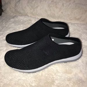 L.L.Bean women slides